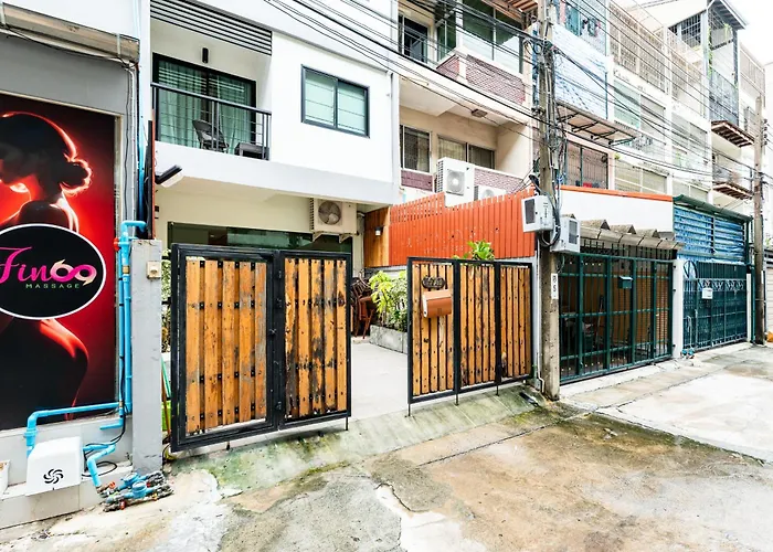 Yon Inn Sukhumvit Soi 4 Bts Nana